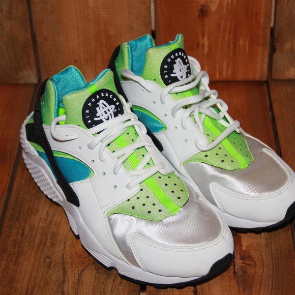 Pinpoint nike huarache white blue green 